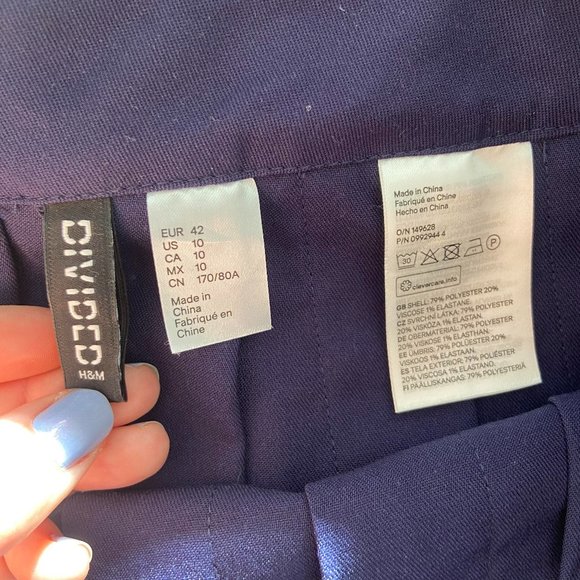 H&M Pleated Mini Skirt - Picture 4 of 4